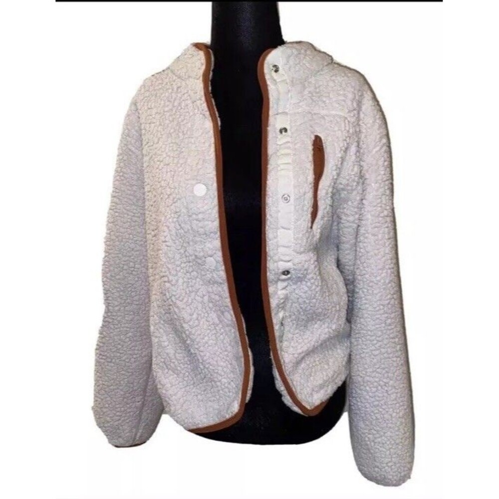 Universal Thread Sherpa Fleece Jacket M Cream Button Snap Front Cozy Gorpcore